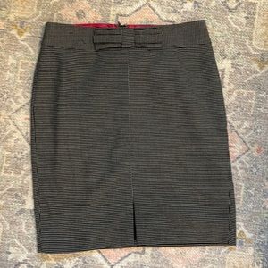Banana Republic Pencil Skirt w/bow detail